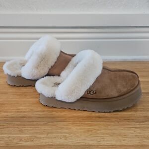 UGG Women's Tan and White Slippers